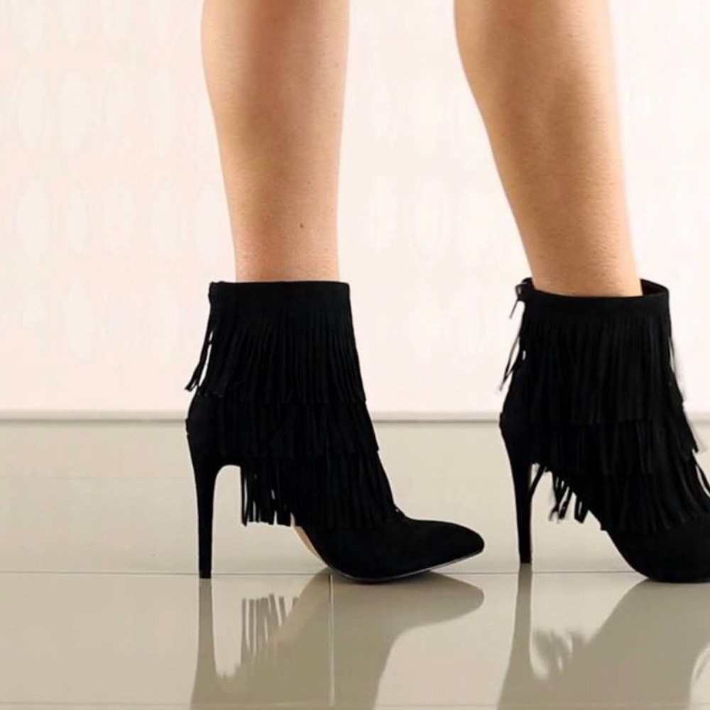 🎉HOST PICK!🎉 Black Suede Fringe Boots By Steve Madden - Picture 3 of 16